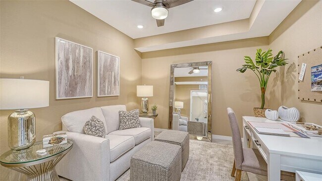 Building Photo - 12390 Wellen Golf St