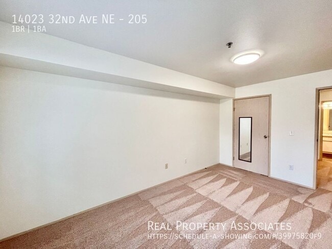 Building Photo - 14023 32nd Ave NE