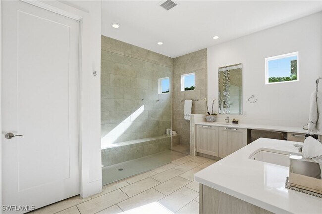 Building Photo - 14831 Dockside Ln