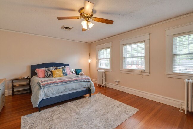 Building Photo - West Ghent