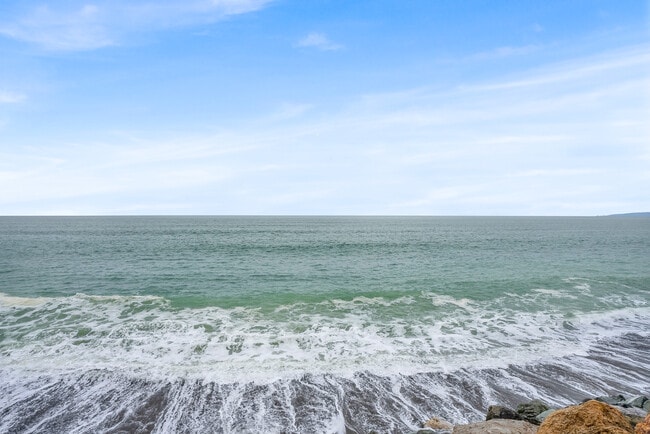 Building Photo - 149 1st Ave