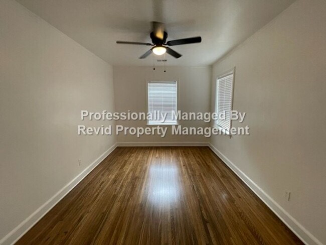Building Photo - Beautiful 2 Bed 1 Bath near U of M!