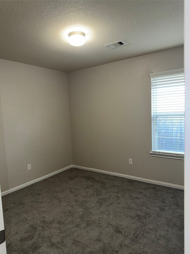 Building Photo - 2227 Sanders Brook Dr