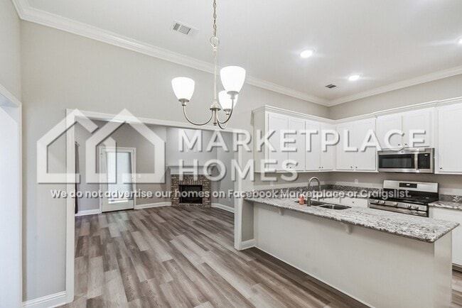 Building Photo - 569 Silver Hill Dr