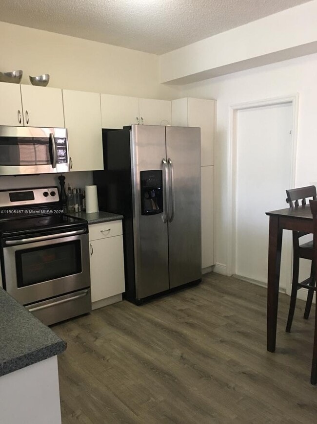 Building Photo - 3870 San Simeon Cir