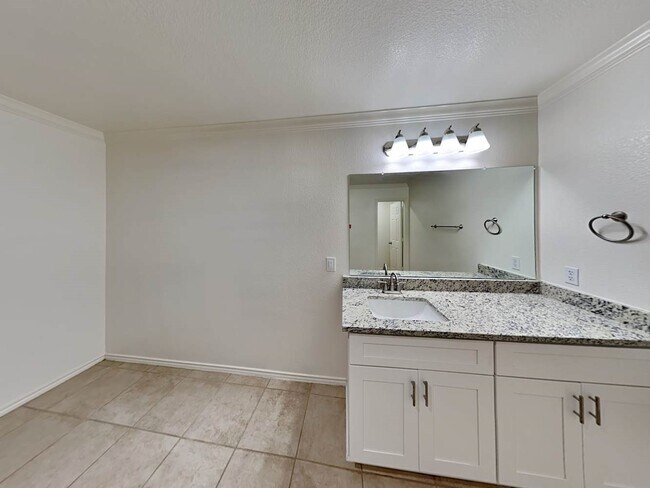 Building Photo - 19814 Rustic Lake Ln