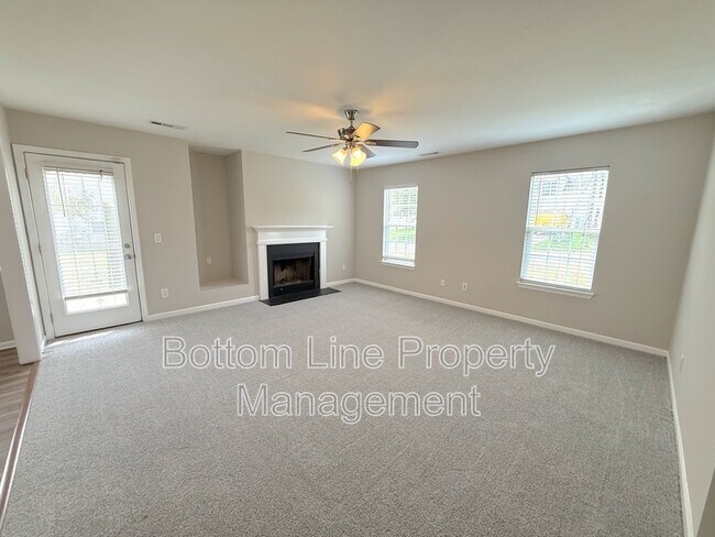 Building Photo - 4133 Robinwood Dr