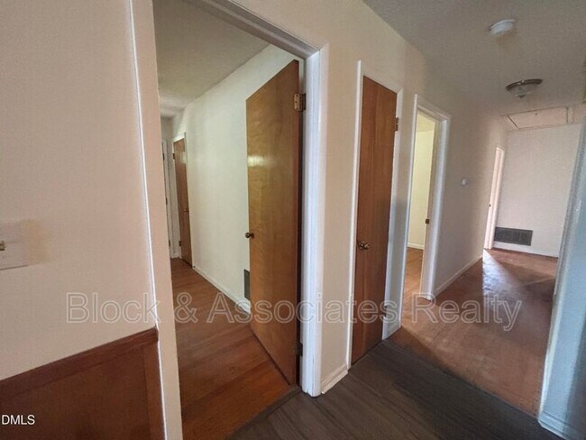 Building Photo - 3609 Melrose Dr