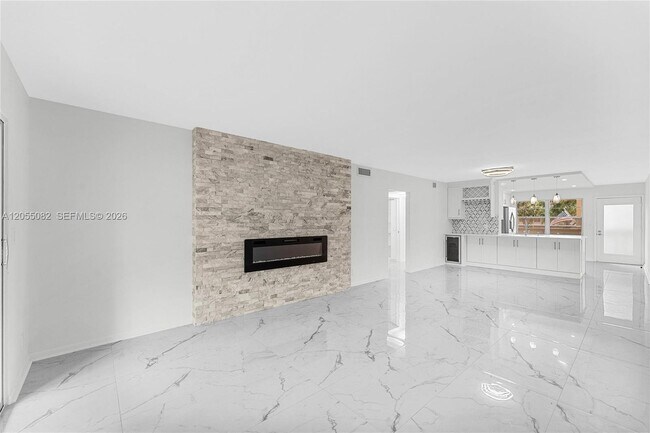Building Photo - 2303 Lucaya Ln