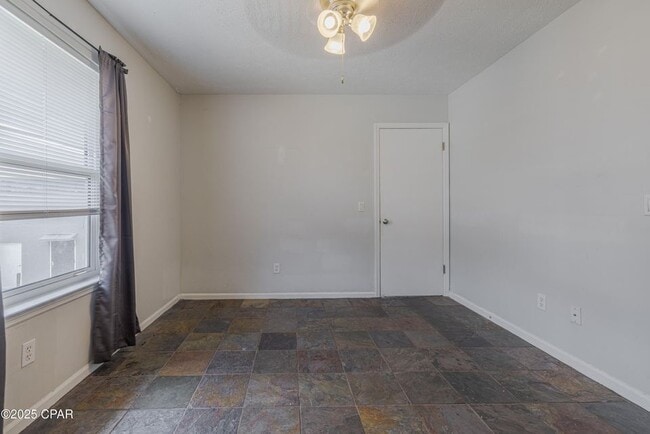 Building Photo - 7813 N Lagoon Dr