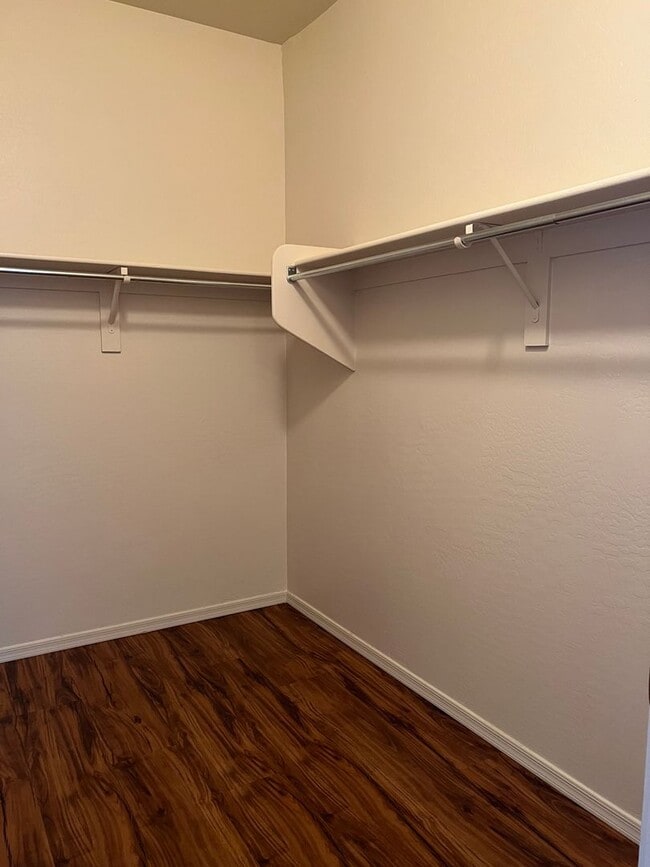 Building Photo - MOVE IN SPECIAL ~ 4 Bedroom in Stoneridge,...