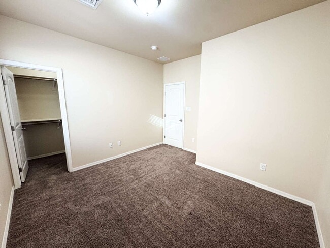 Building Photo - Araby Crossing – 3 Bedroom, 2 Bathroom Sol...