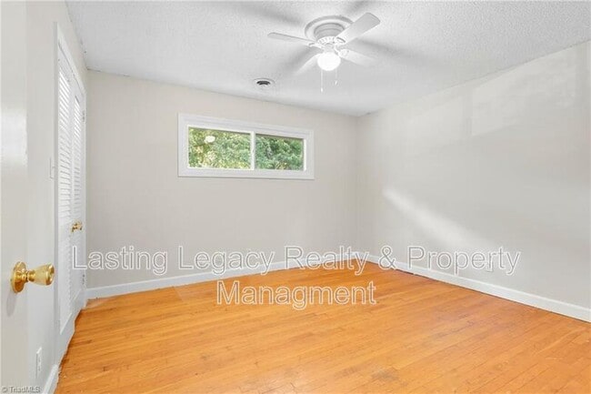 Building Photo - 4850 Ellen Ave
