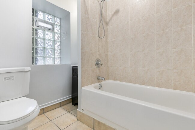 Building Photo - 4555 Malden St