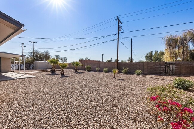 Building Photo - Great Location close to Old Town Scottsdale!