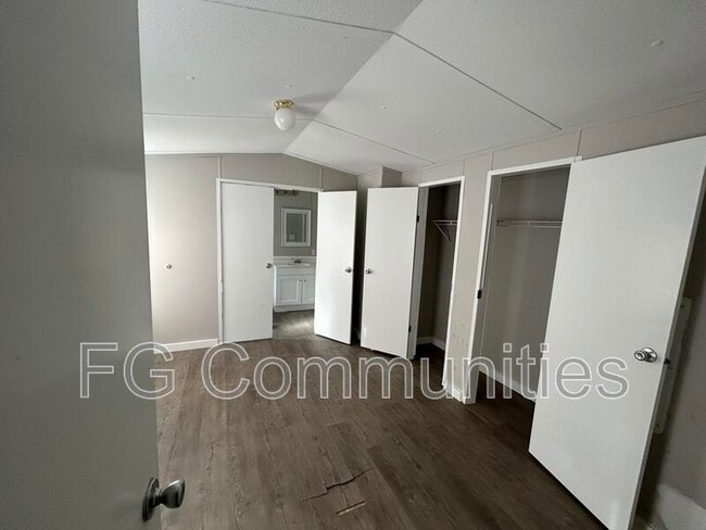 Building Photo - 188 Golden Oaks Ln