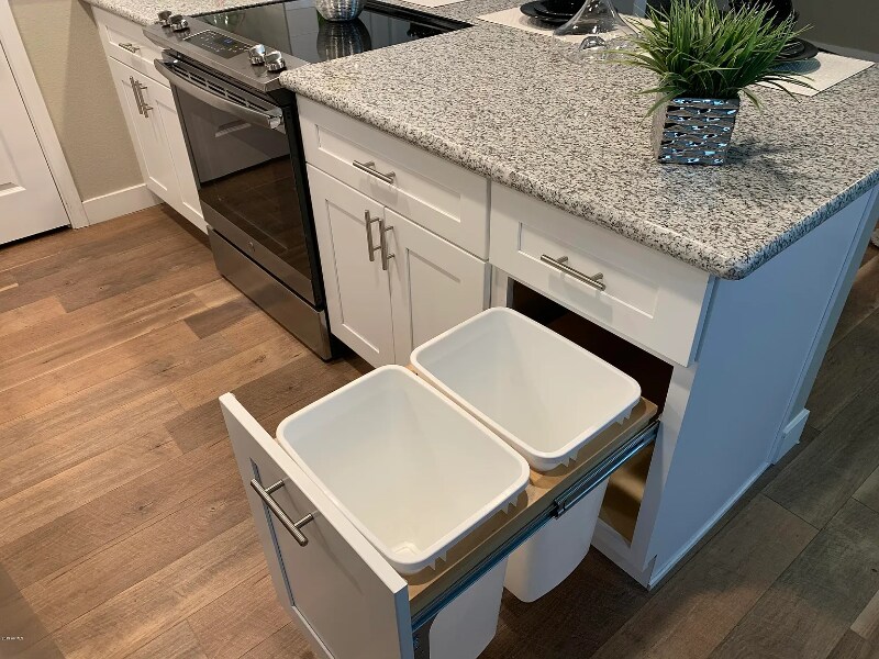 Building Photo - 4710 E Portland St