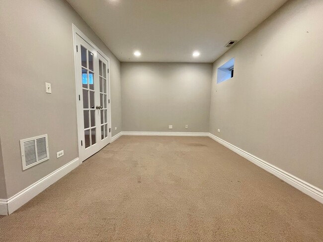 Building Photo - 2801 N Seminary Ave