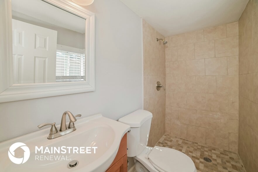 Building Photo - 2305 Ridgecrest Dr