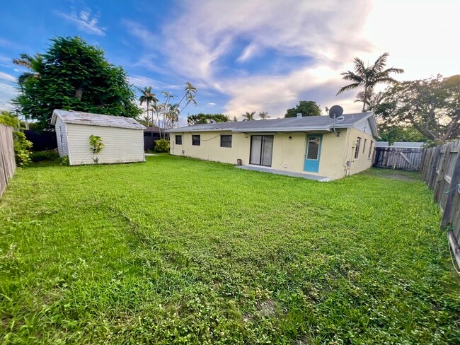 Building Photo - 18321 SW 89th Ct