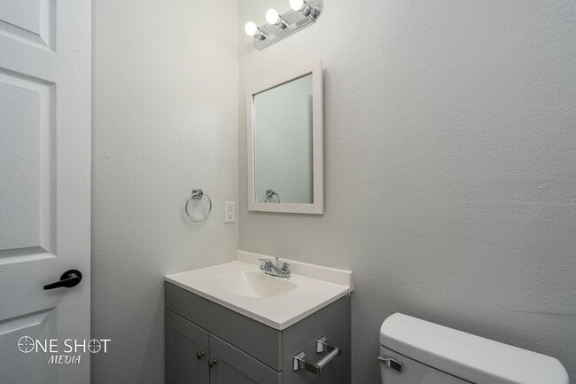 Building Photo - 842 Grand Ave