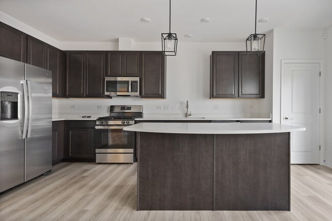 Building Photo - 632 Wolverine Dr