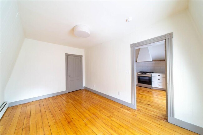 Building Photo - 309 Main St