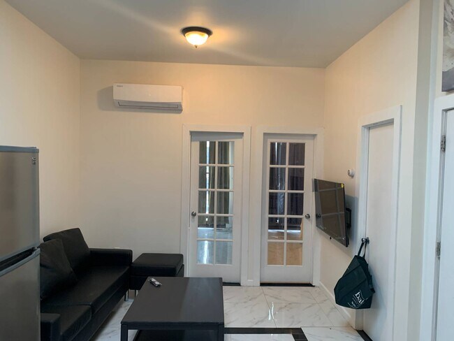 Building Photo - 254A Saratoga Ave