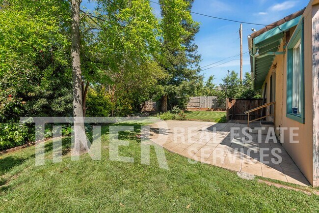 Building Photo - 6138 Cherrelyn Way