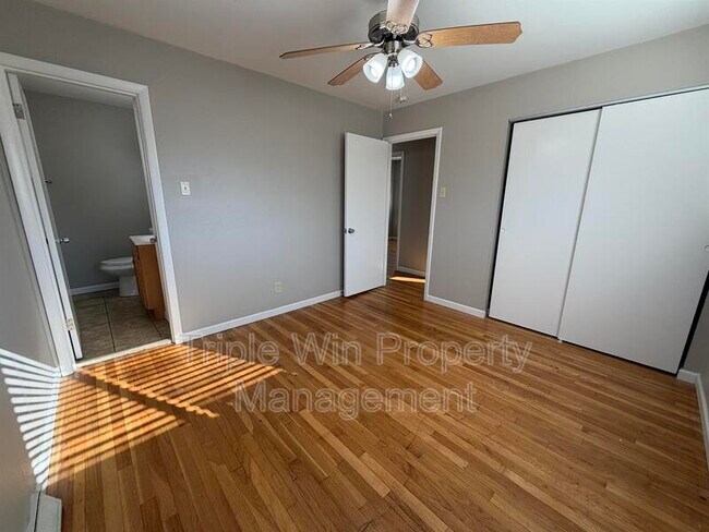 Building Photo - 10191 Mayfair Dr