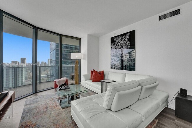 Building Photo - 801 S Miami Ave