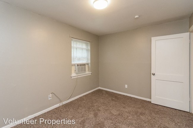 Building Photo - 3301 Pinewood Ave