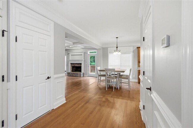 Building Photo - 518 S Fortune Way