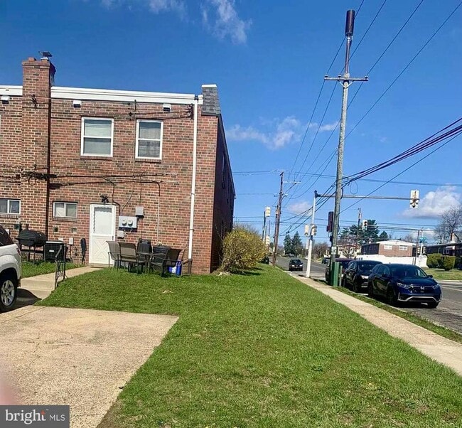 Building Photo - 7631 Algon Ave