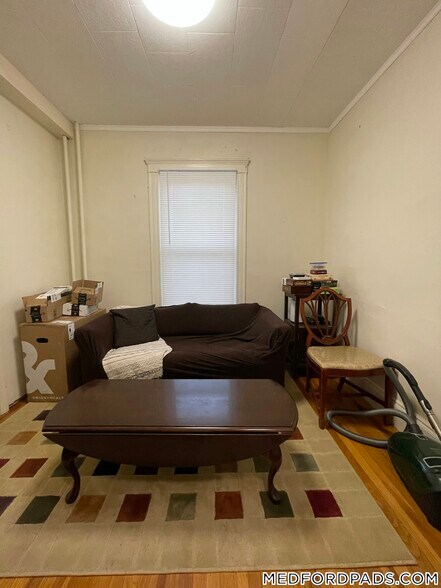 Building Photo - 354 Main St