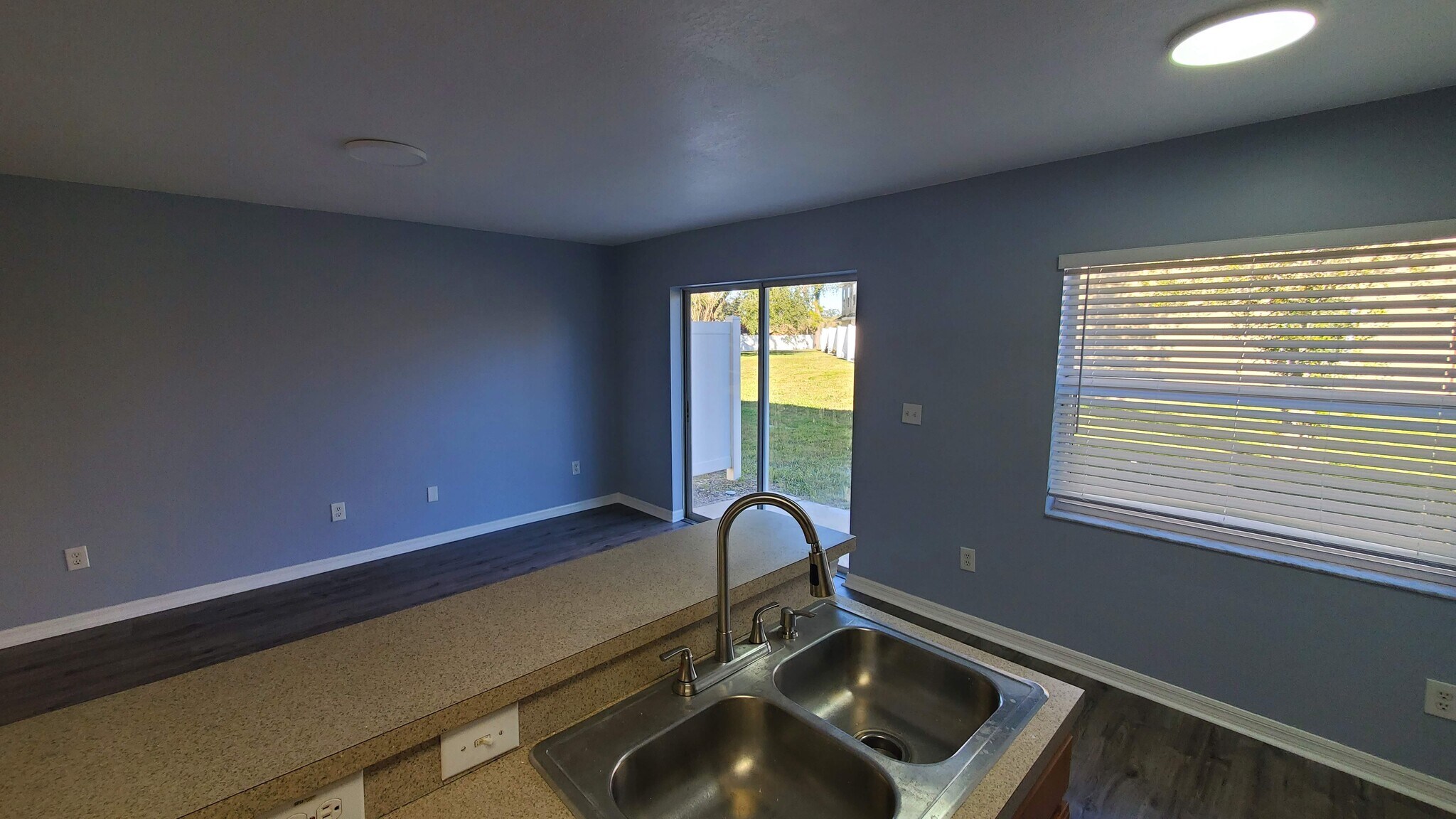 Building Photo - 8007 Sutton Terrace Ln