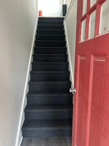 Building Photo - 14 Ferrara Ave