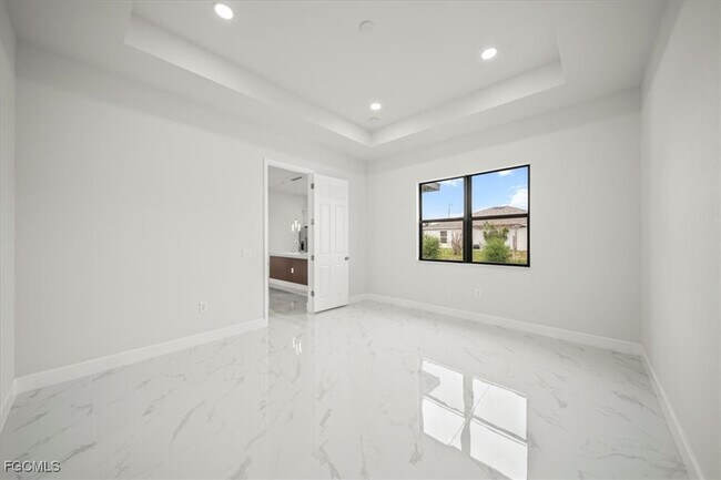 Building Photo - 9 NW 14th Pl