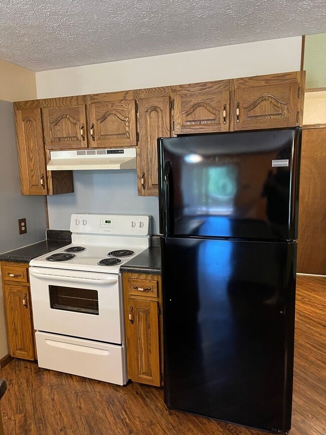 Building Photo - Available July 25th!!! No showings until June 1st