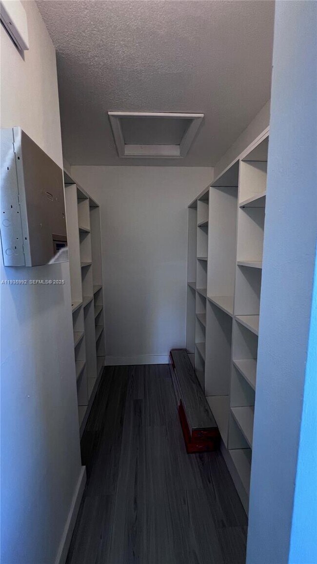 Building Photo - 173 NW 93rd Ave