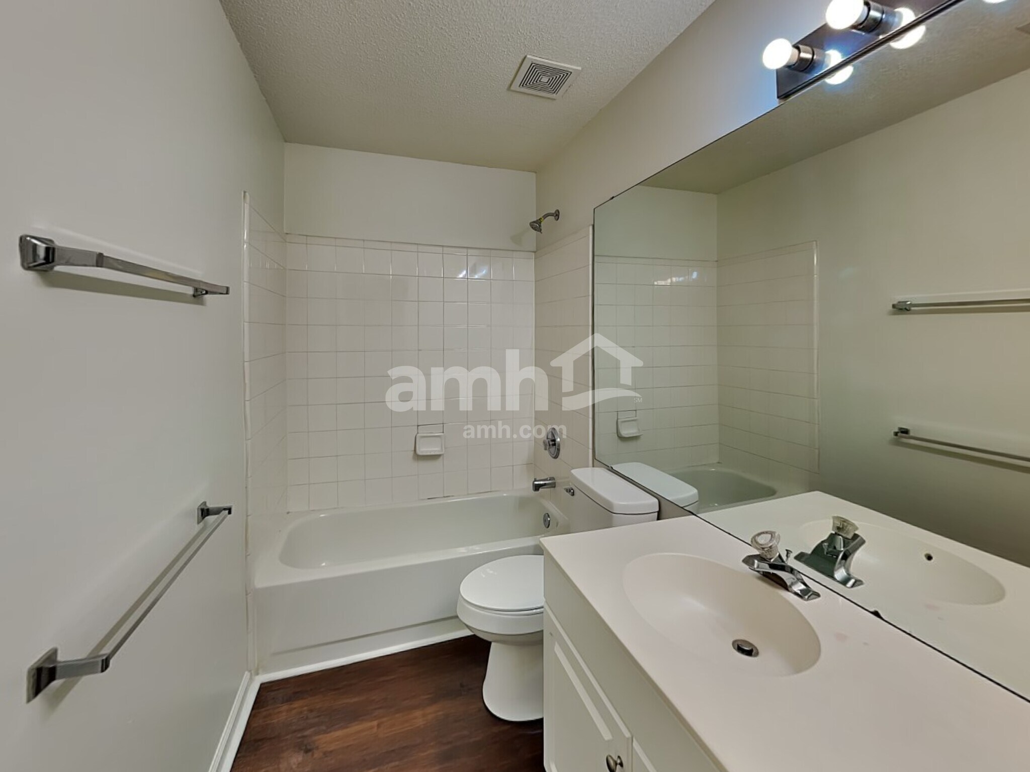 Building Photo - 5802 Swanston Dr