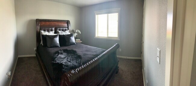 Building Photo - Pierre