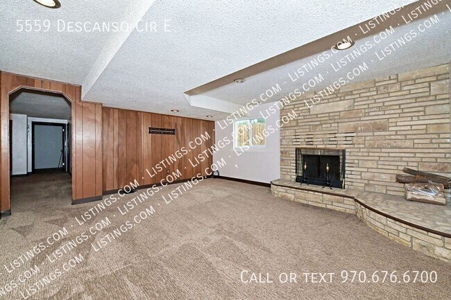 Building Photo - 5559 Descanso Cir E