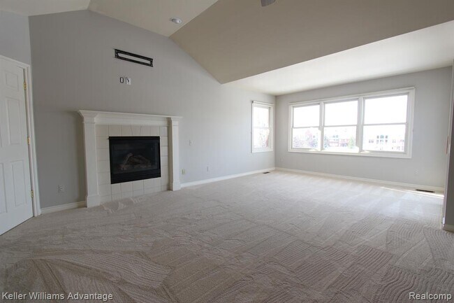 Building Photo - 18547 Clairmont Cir E