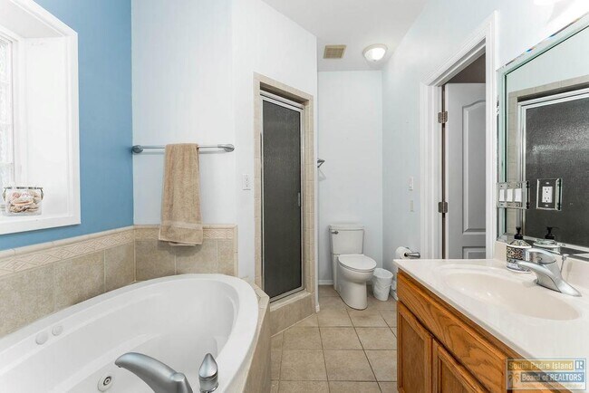 Building Photo - 28 Cypress Point Dr