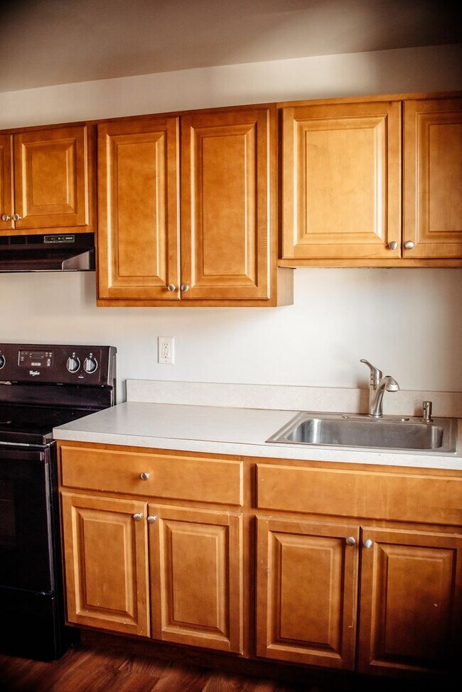 Building Photo - 331 N 3rd St