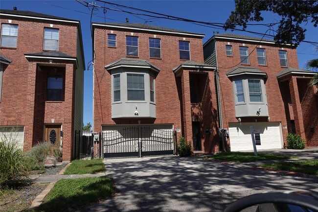 Primary Photo - 1006 Temple St