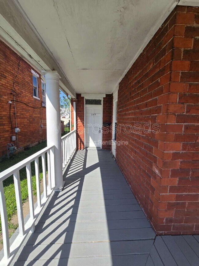Building Photo - 153 S Cypress Ave