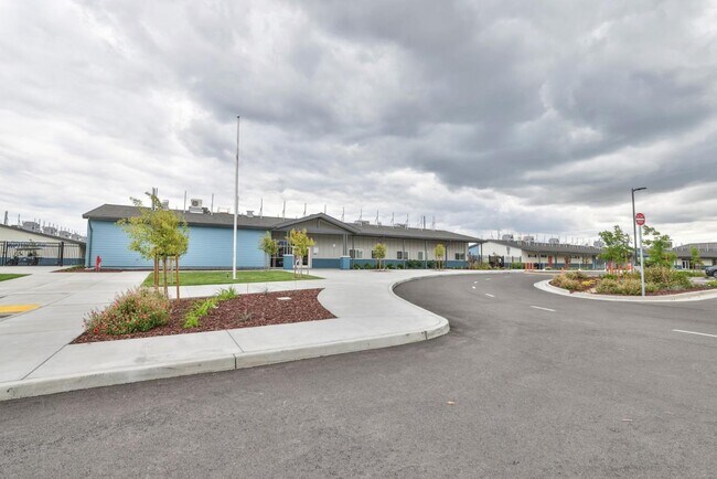 Building Photo - 2887 Penrose Ln