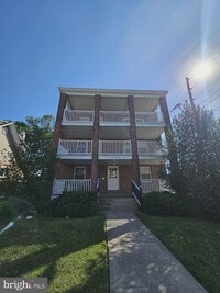 Building Photo - 100 E 3rd St